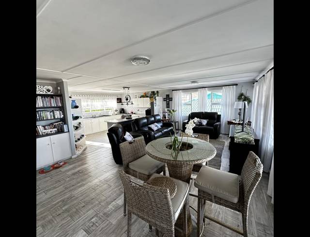 5 BEDROOM HOUSE FOR SALE IN REEBOK